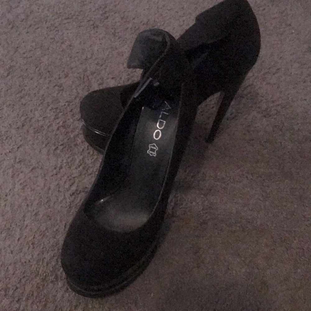 I’m moving and getting rid of a lot of things from shoes, clothes etc